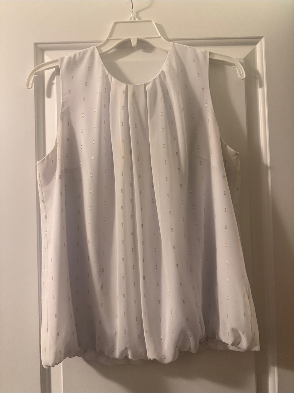 Liz Claiborne Sleeveless White Metallic Dot Blouson Top size large
